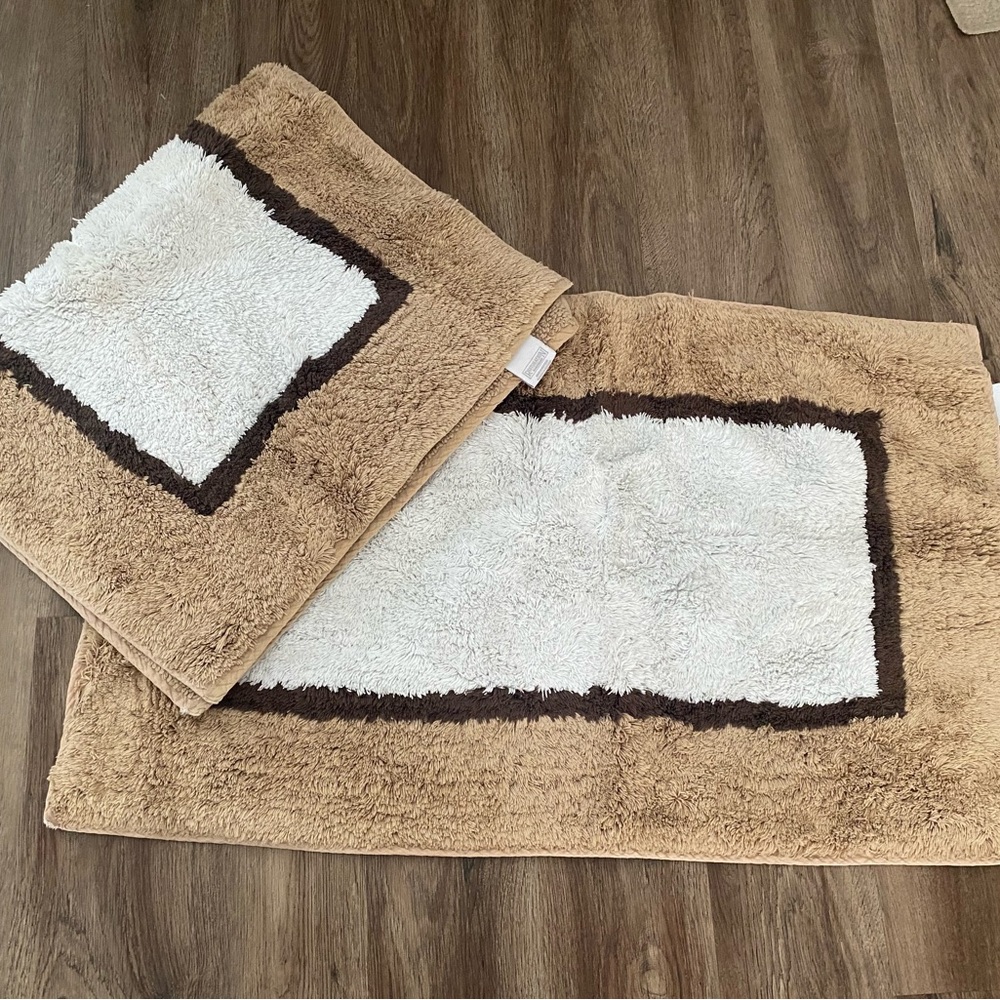 RH bath mats